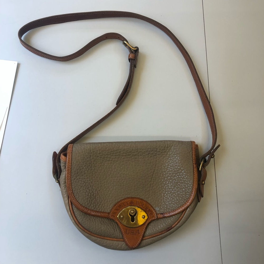 Vintage Dooney & Bourke crossbody bag